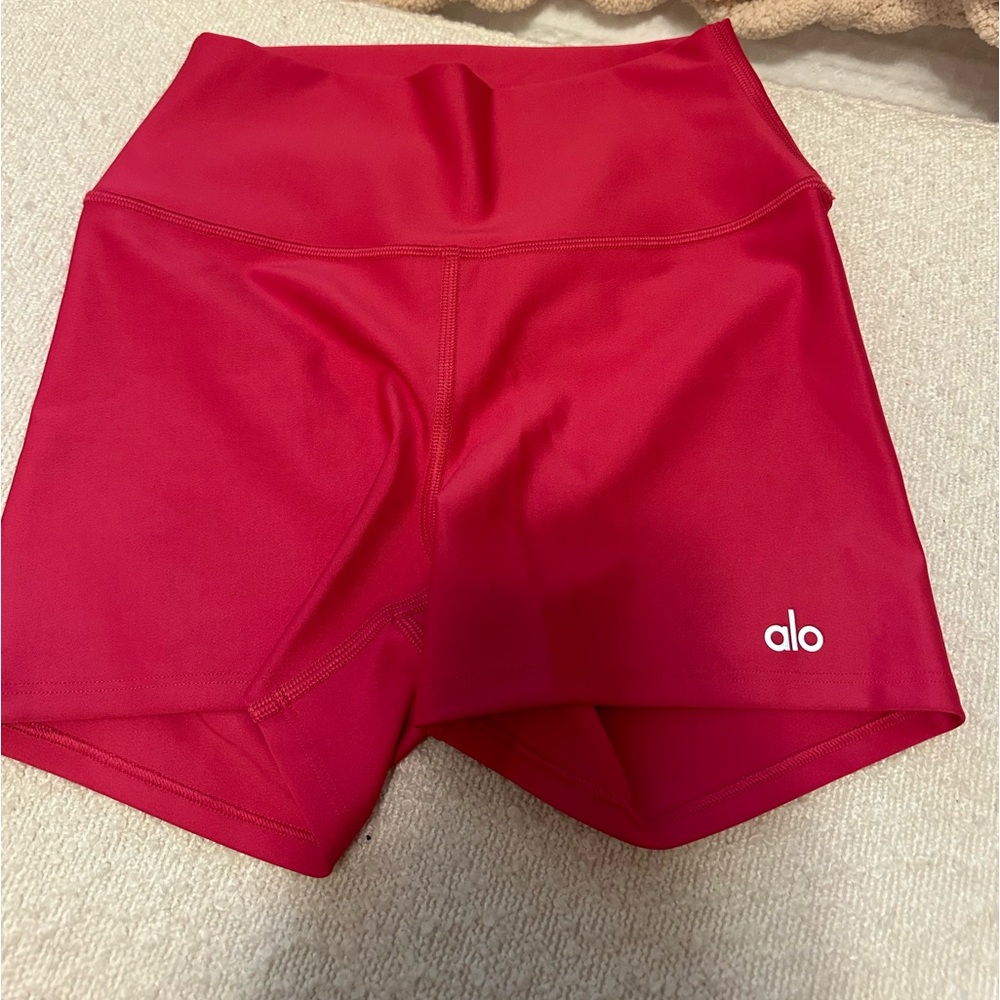 Alo 3” pink shorts